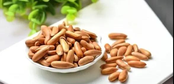 食堂托管公司提醒，小小的“長壽果”，幫你改善肝血不足，腰痛頭暈